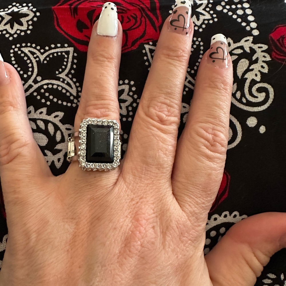 Paparazzi Elegant Black and Silver stretch Ring Sz 8-10